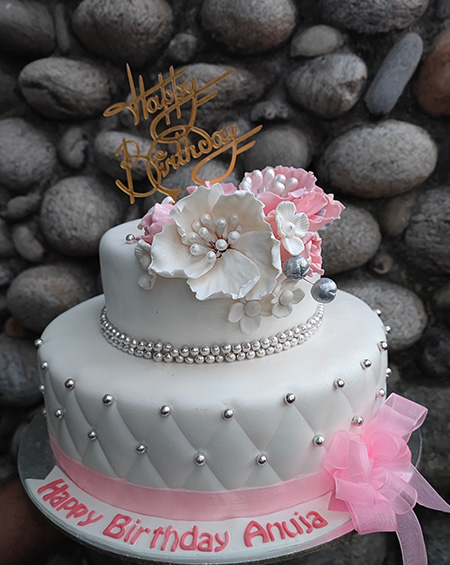 double heart cake~ | Heart shaped wedding cakes, Heart wedding cakes, Heart  cakes