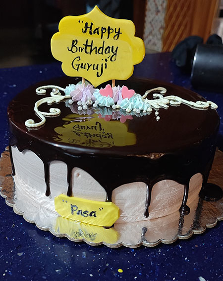 Shop for Fresh Guru Nanak Gurpurab Cake With 13 Cup Cakes online -  Karimnagar